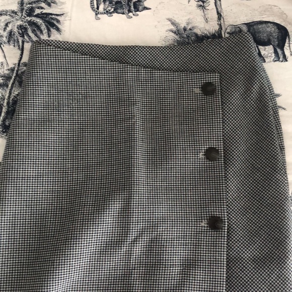 Babaton button skirt - Picture 2 of 3